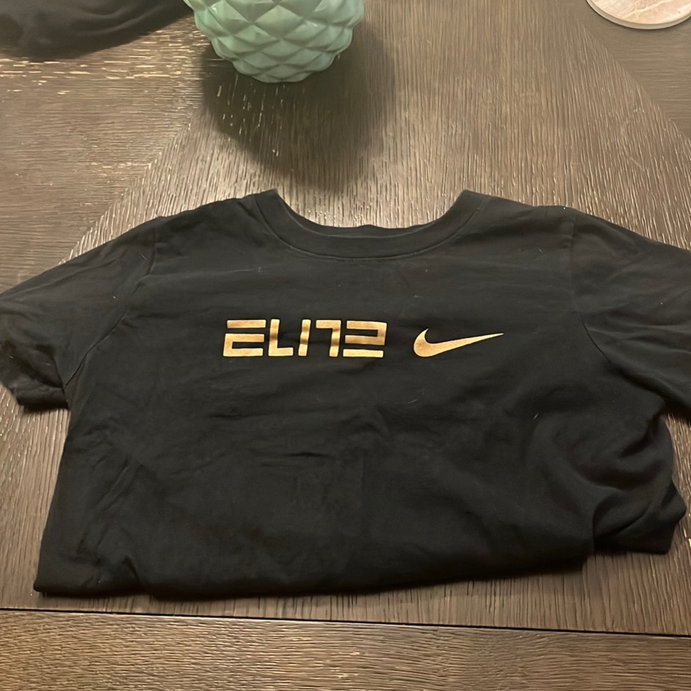 Nike elite athletic shirt black and gold